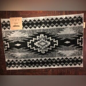 🖤 Wrangler Black and Gray Bath Rug